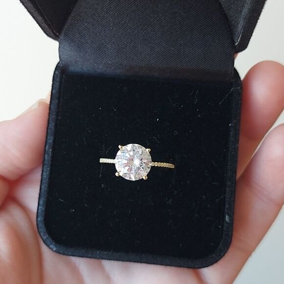 3 Carat Gold Plated Sterling Silver Ring - Picture 5 of 11